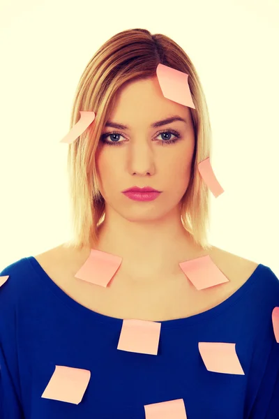 Woman with sticky notes. — Stock Photo, Image