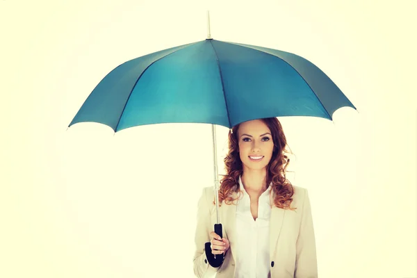 Empresaria sosteniendo un paraguas. —  Fotos de Stock