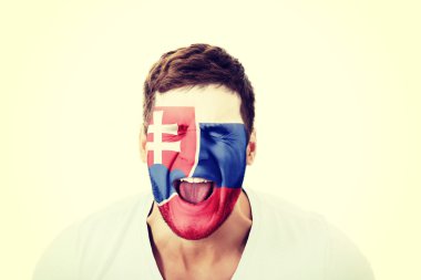 Çığlık atan adamla yüz Slovakya bayrağı.