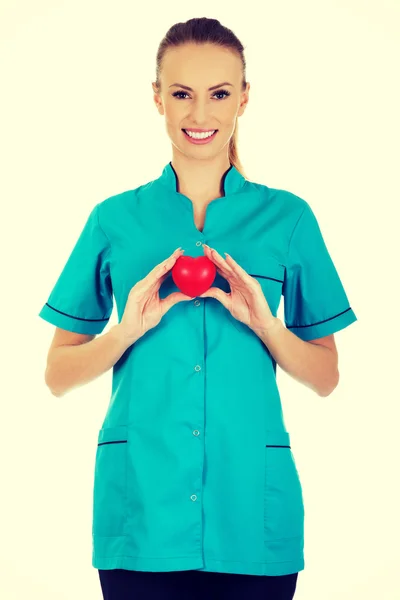 Médica com coração . — Fotografia de Stock