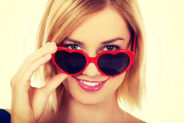 Woman wearing sunglasses. — Stock Photo, Image