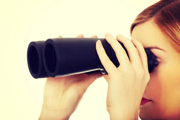 Woman with binoculars. — Stock Photo, Image