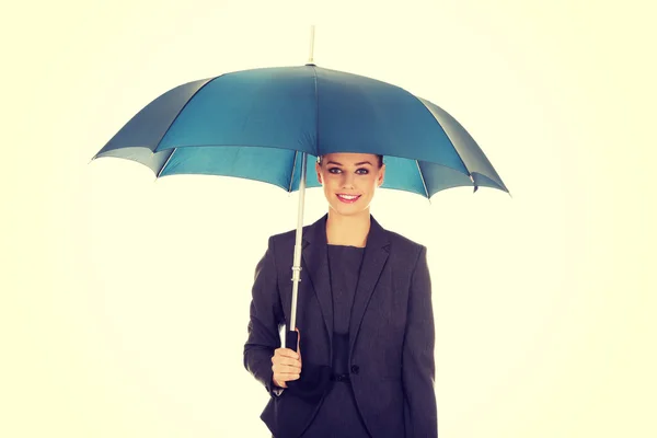 Бізнес-леді тримає парасольку — стокове фото