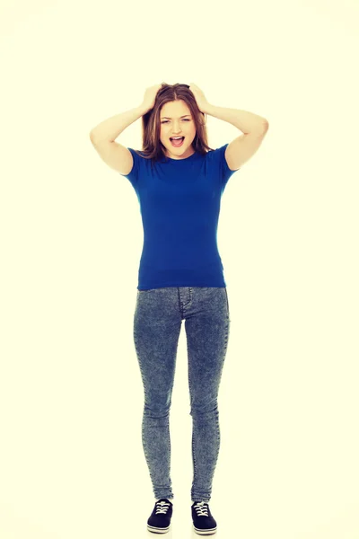 Gefrustreerd jonge vrouw schreeuwen. — Stockfoto