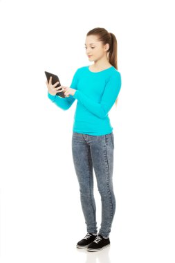 genç tablet kullanma.