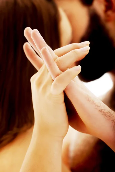 Happy beautiful couple kissing. — Stock Photo, Image