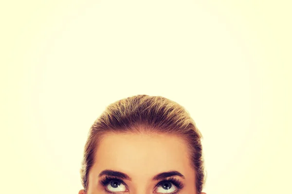 Lindos olhos femininos olhando para cima — Fotografia de Stock