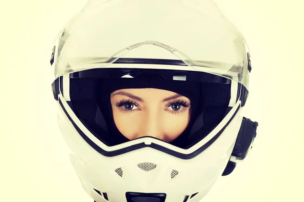 オートバイのヘルメットでセクシーな女性. — ストック写真