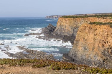 Porto das Barcas yakınlarındaki Atlantik kıyıları, Alentejo, Portekiz