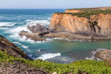 Porto das Barcas yakınlarındaki Atlantik kıyıları, Alentejo, Portekiz