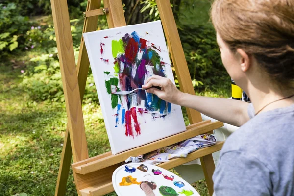 Schilderen met acryl kleuren — Stockfoto