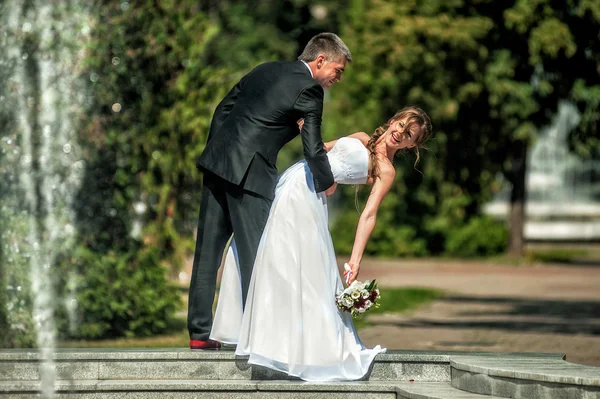 Novia y novio — Foto de Stock