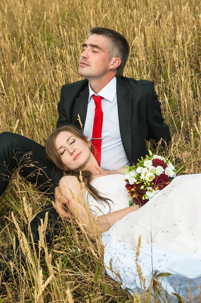 Sposa e sposo — Foto Stock