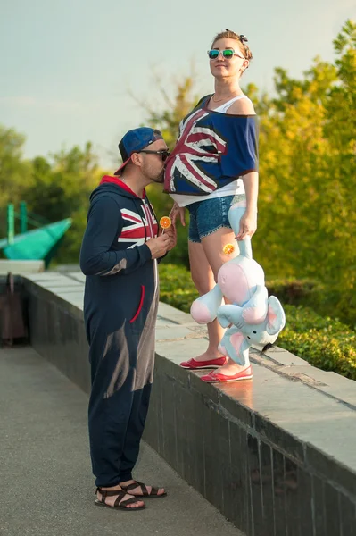 Husband and his pregnant wife — Stock Photo, Image