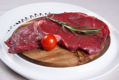 biftek için çiğ et