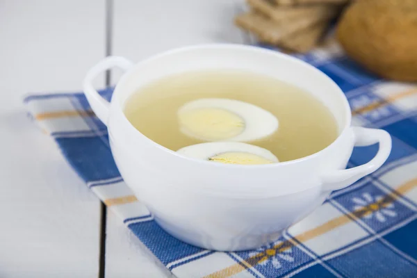 Sopa de pollo con huevo —  Fotos de Stock