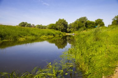Yaz günü sakin Nehri