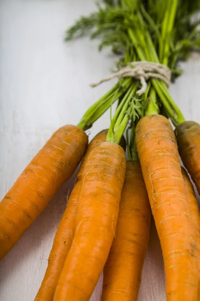Морква з листям — стокове фото