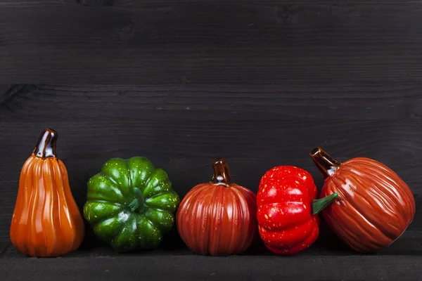 Tökfejek Sötét Fából Készült Háttérrel Őszi Csendélet Halloweeni — Stock Fotó