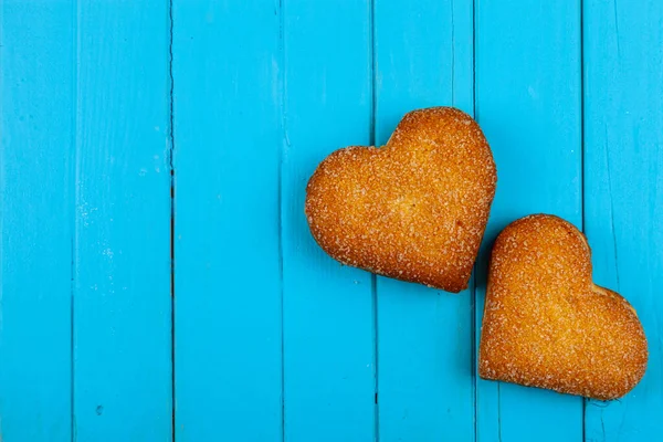 Dos Corazones Galleta Sobre Fondo Madera Azul Día San Valentín —  Fotos de Stock