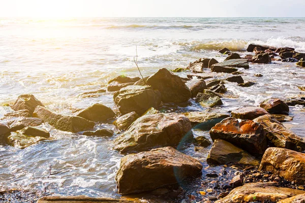 Hermoso Paisaje Marino Grandes Rocas Surf — Foto de Stock