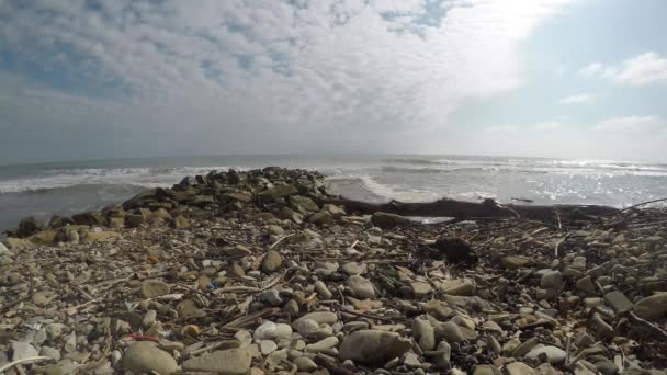 Olas Mar Después Tormenta Mar Negro Primavera Playa Guijarros — Vídeo de stock