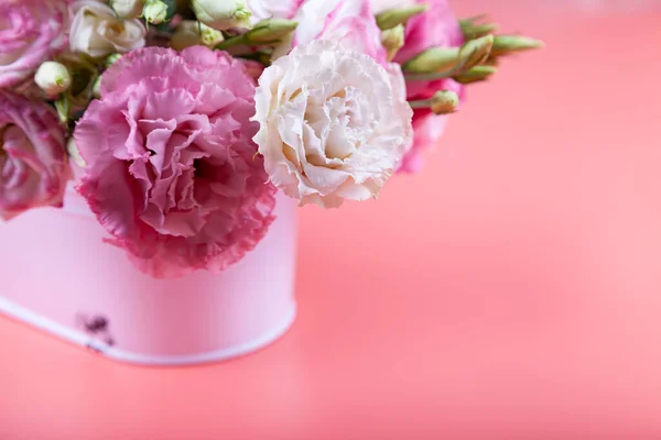 Μπουκέτο Λουλούδια Ροζ Φόντο Όμορφα Ευώματα — Φωτογραφία Αρχείου