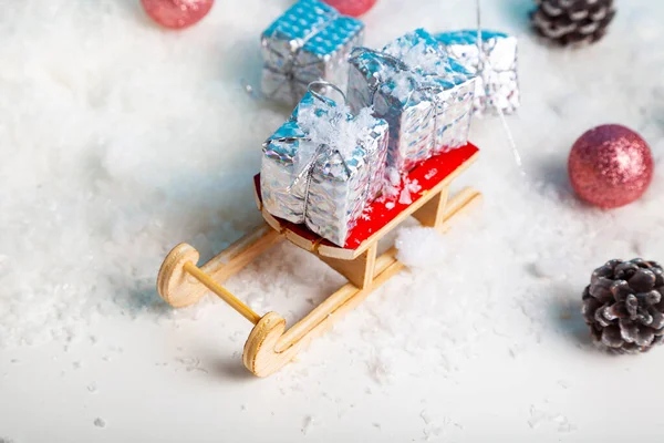 Los Trineos Los Regalos Año Nuevo Nieve Lugar Para Mensaje —  Fotos de Stock