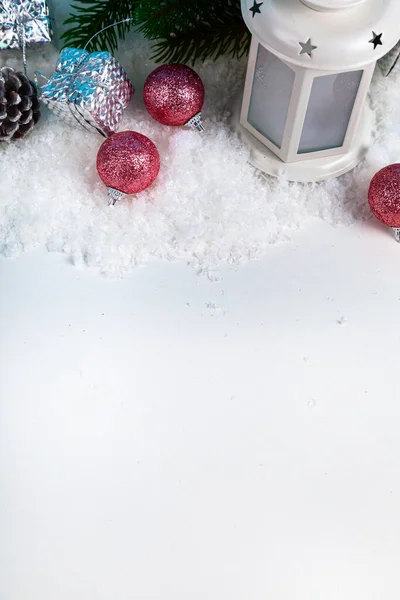 Різдвяний Декор Ліхтарем Прикрасами Снігу Вітальна Листівка — стокове фото