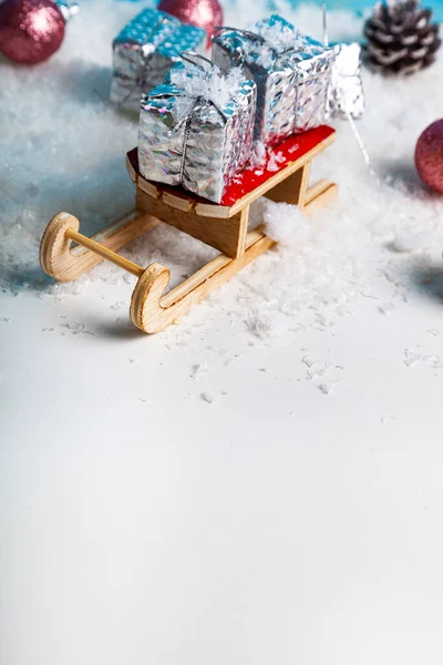 Сльози Новорічні Подарунки Снігу Місце Тексту Різдвяний Декор — стокове фото