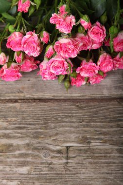 Bir buket pembe gül. 