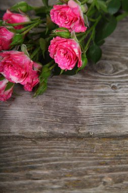 Bir buket pembe gül. 