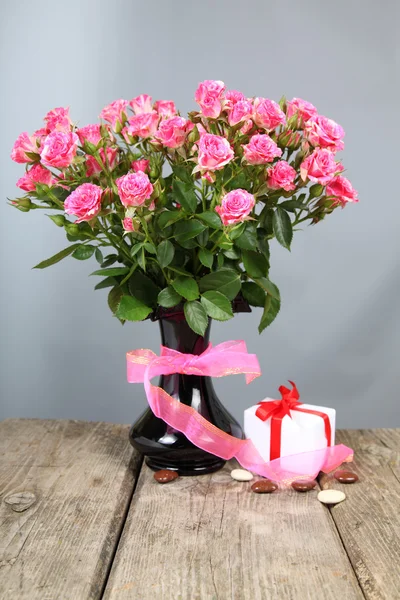 Μπουκέτο ροζ τριαντάφυλλα — Φωτογραφία Αρχείου