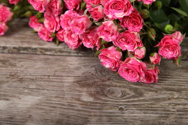 Ramo de rosas rosadas — Foto de Stock