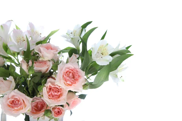 Ramo de flores rosadas y blancas — Foto de Stock