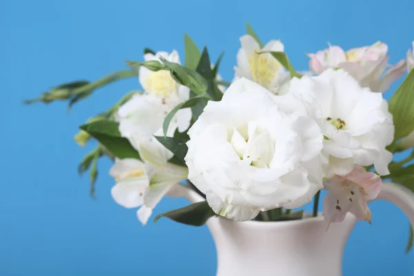 Bouquet of pink and white flowers — Stock Photo, Image