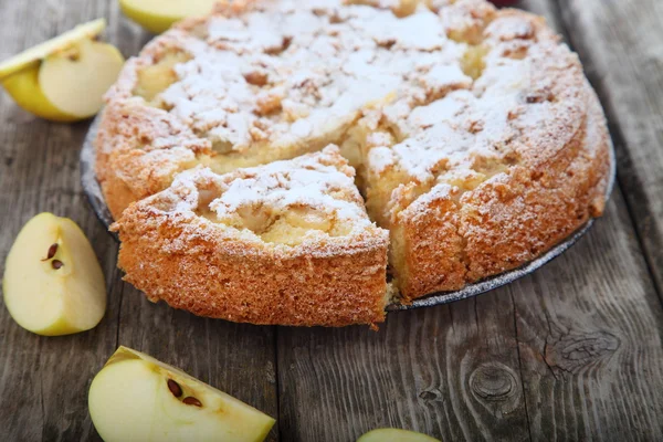 Яблучний пиріг і яблука — стокове фото