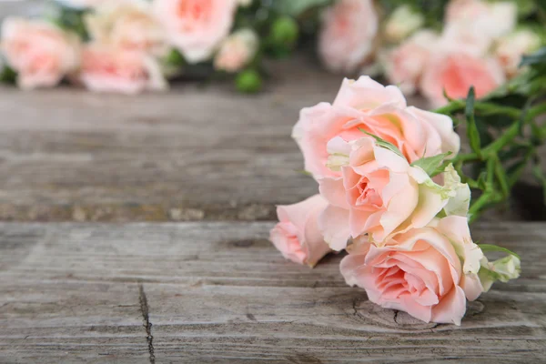 Ramo de rosas rosadas — Foto de Stock