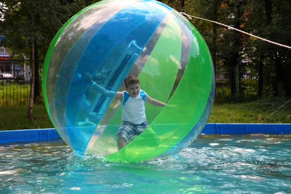 Neşeli Çocuk atraksiyonlar 