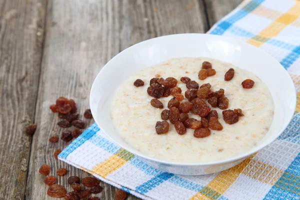Oatmeal with raisins — Stock Photo, Image
