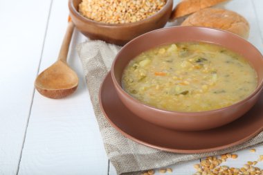 lezzetli bezelye çorbası