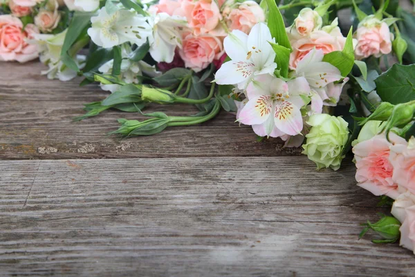 異なる花の美しい花束 — ストック写真