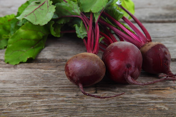 Свекла с листьями

