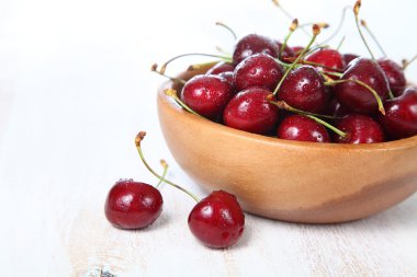 Olgun Kiraz ahşap kase