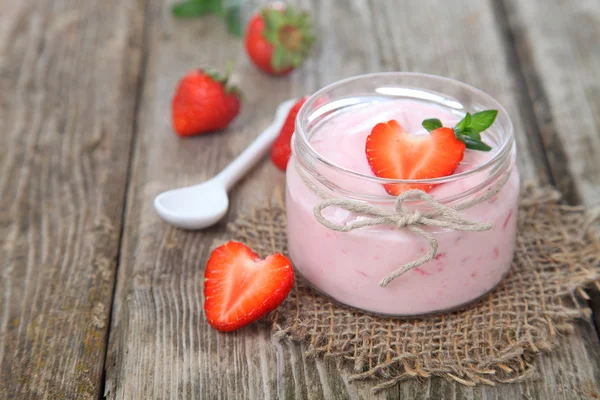 Yogurt alla fragola — Foto Stock