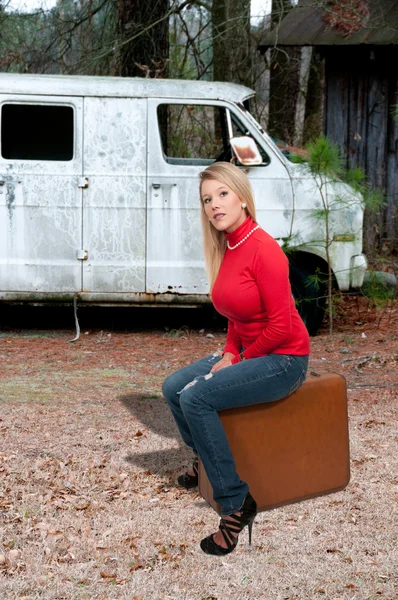 Vrouw op of ga je op vakantie — Stockfoto