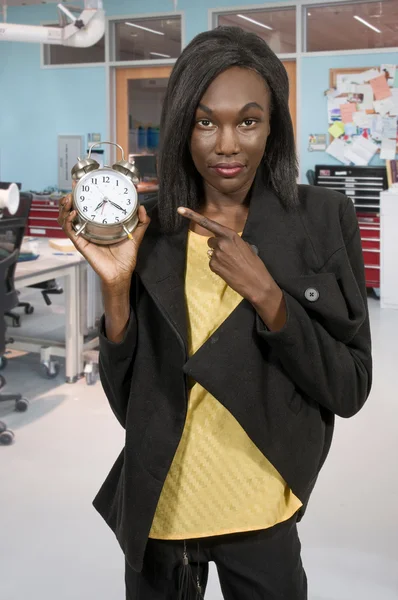 Mujer con reloj —  Fotos de Stock