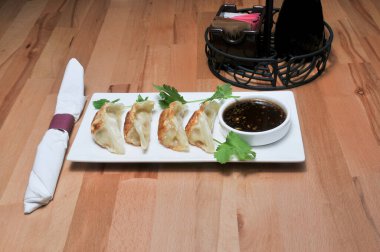 Geleneksel ve otantik Çin mutfağı. Kızarmış hamur köftesi olarak bilinir.