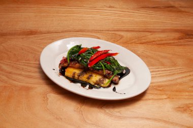 Otantik İtalyan mutfağı sosis polenta olarak bilinir.