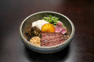 Fayjoada olarak bilinen lezzetli Brezilya yemeği.